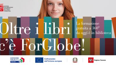 immagine di ragazza sorridente dietro libri stilizzati colorati con la scritta "Oltre i libri c'è ForGlobe!"