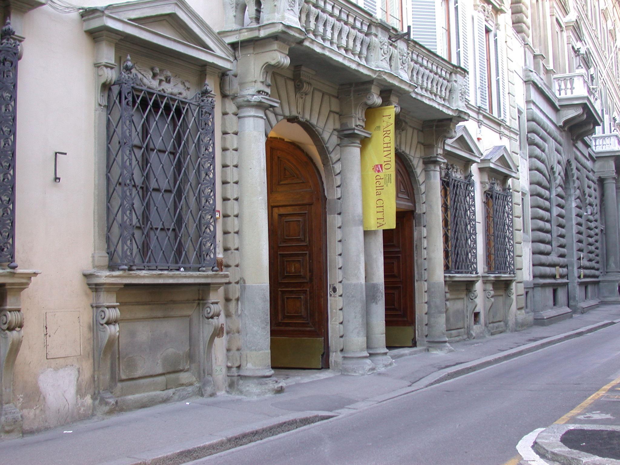 L'ingresso di Palazzo Bastogi in Via dell'Oriuolo